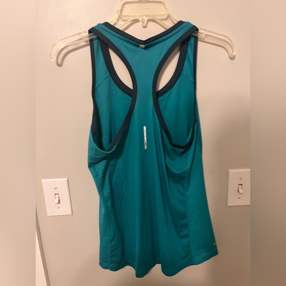 Nike Women’s Running Singlet - Picture 2 of 2